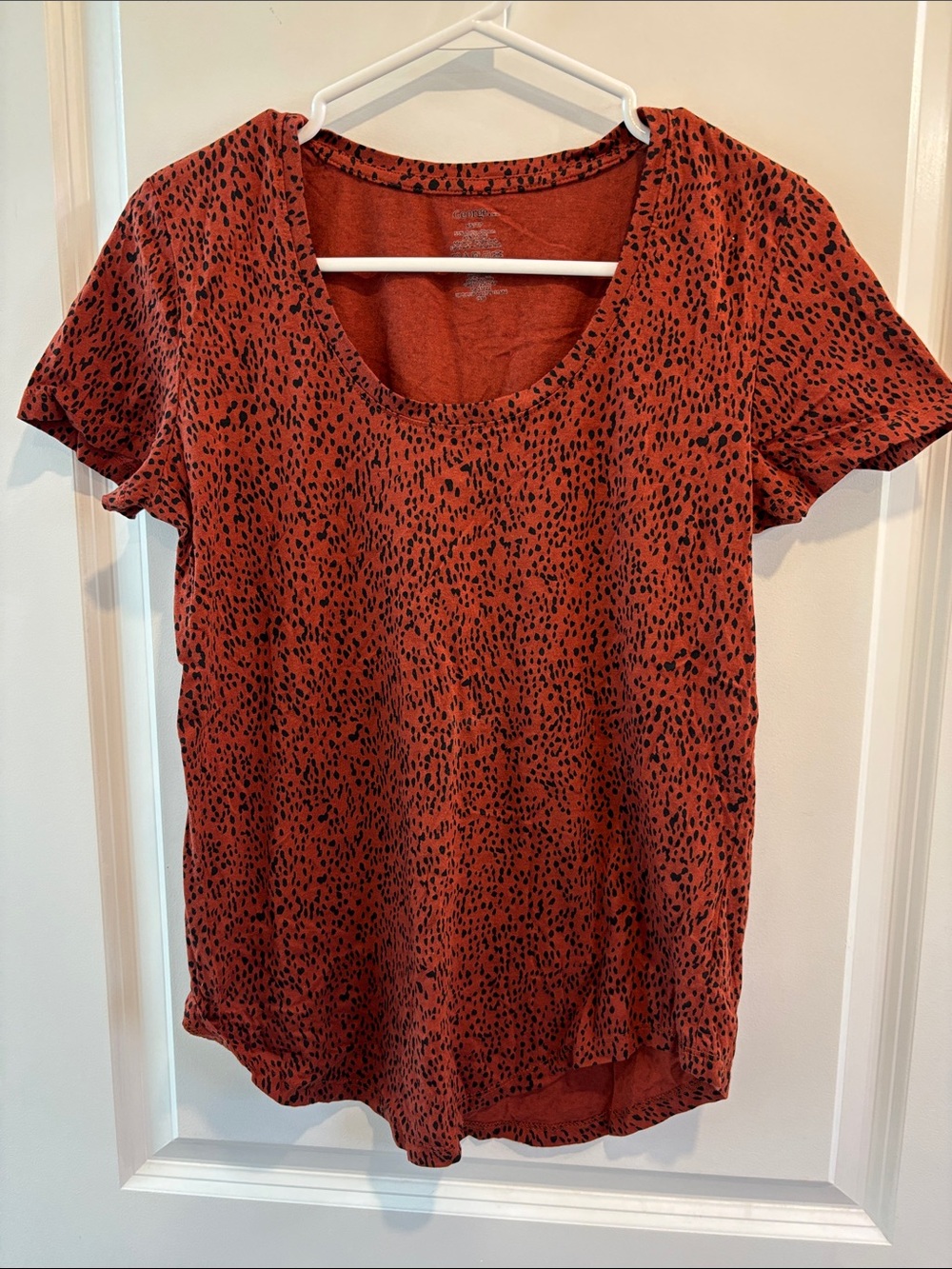 George Rust Short Sleeve Scoop Neck Top with Black Speckle Print